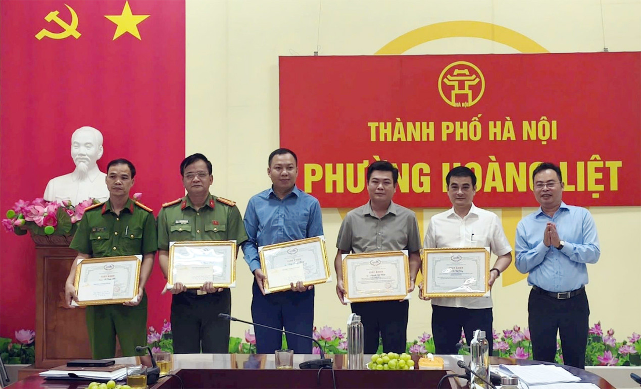 tanggiaykhenhoangliet.jpg