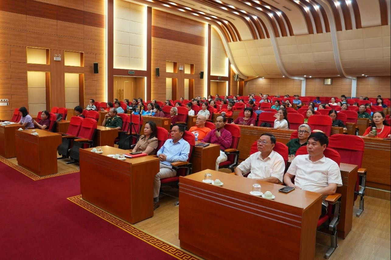 dai-bieu-du-van-nghe.jpeg