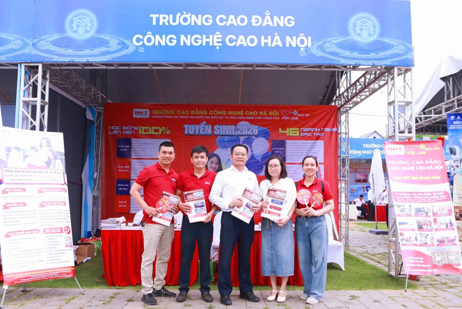 HHT là địa chỉ đào tạo nghề uy tín với 9 khoa, đào tạo 46 nghề, cam kết ra trường 100% sinh viên có việc làm, thu nhập ít nhất 8 triệu đồng/tháng. Ảnh HHT.