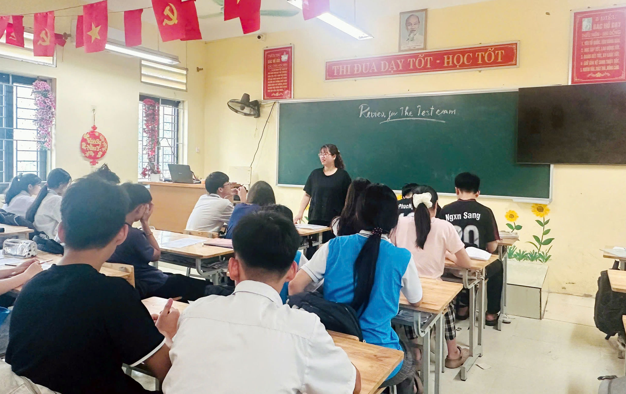 hocsinhvandinh.jpg