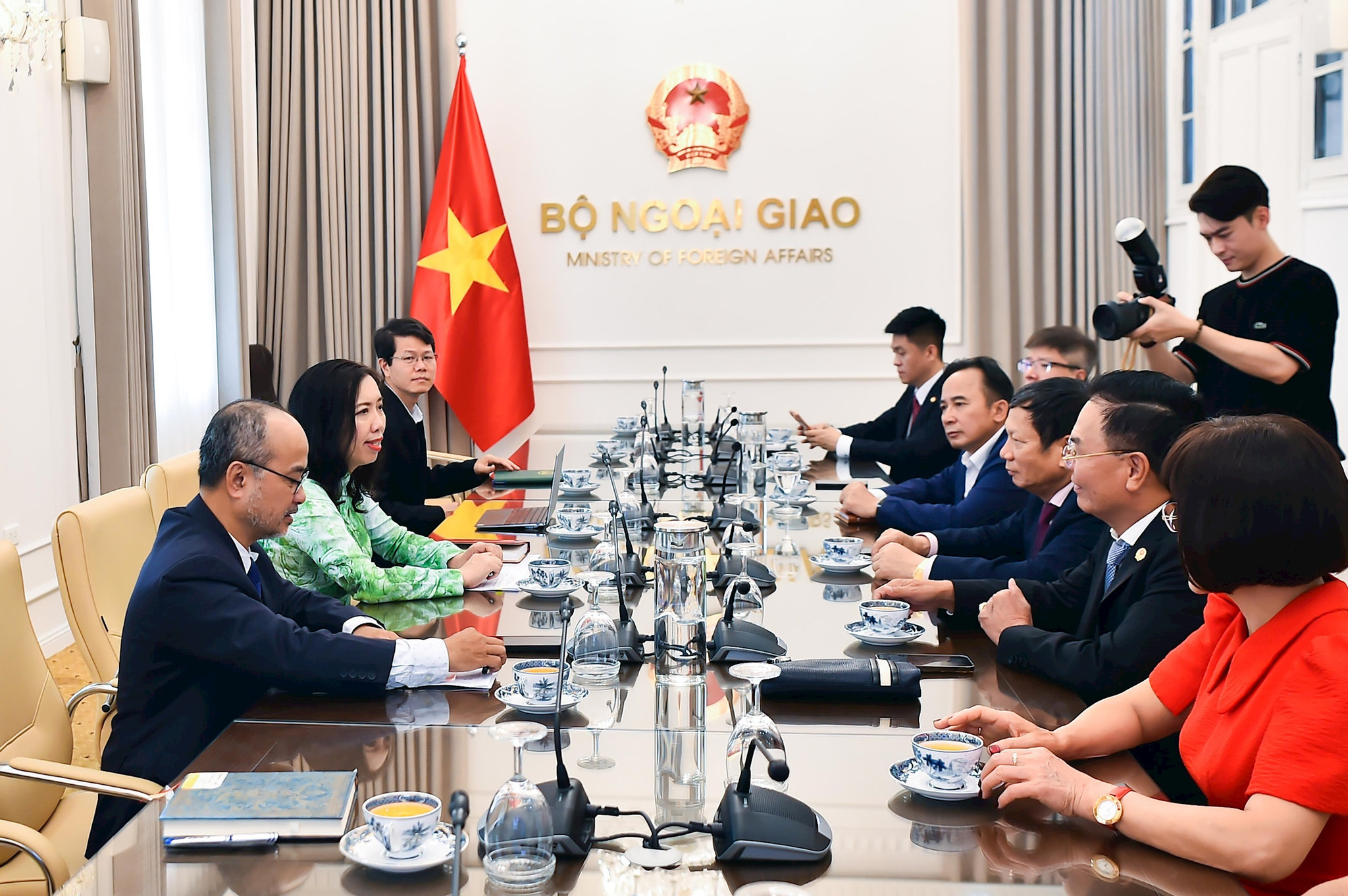 thu-truong-hang-gap-kieu-bao-mttq.jpg