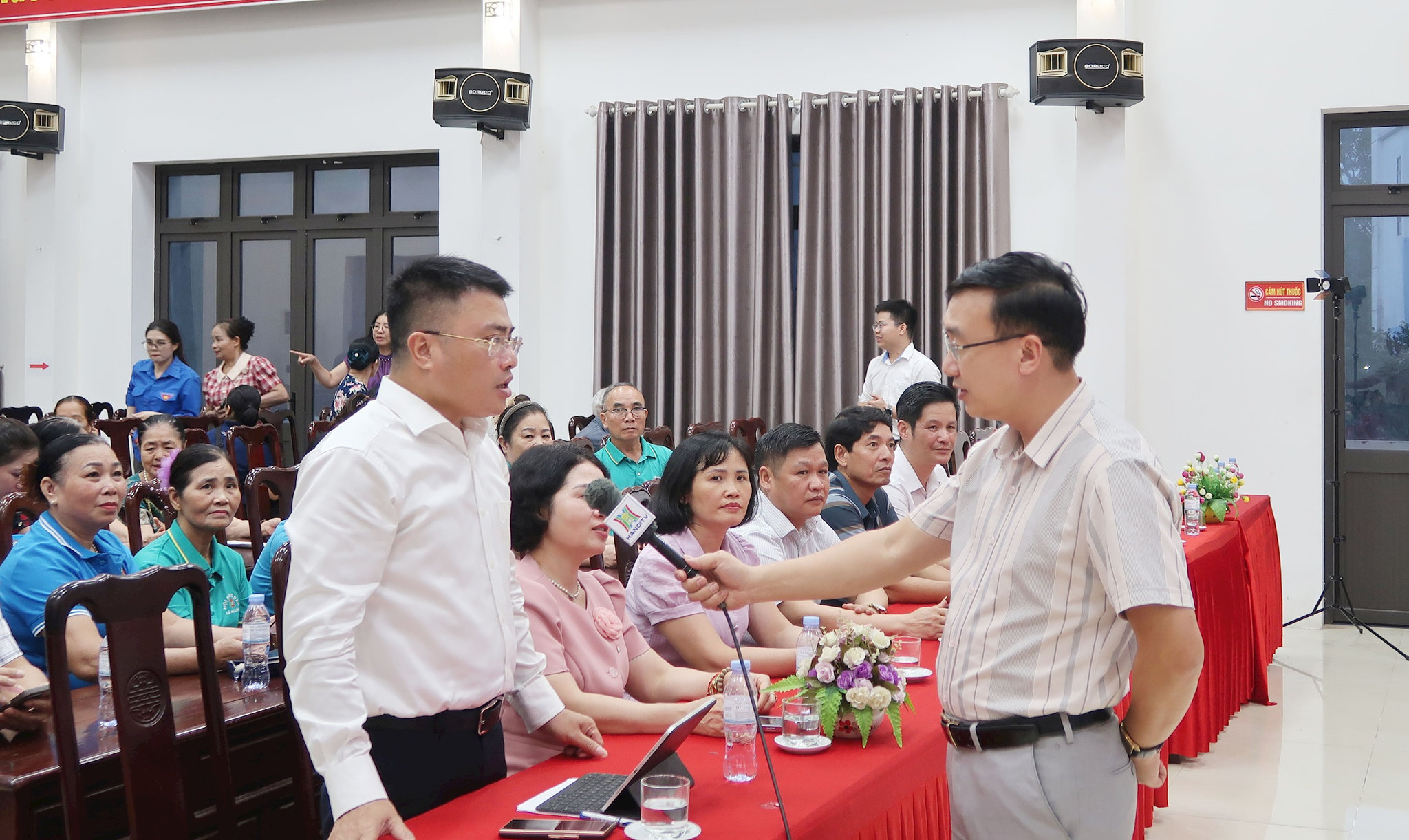 Phó Chủ tịch UBND xã Phú Xuyên Nguyễn Thành Chung chia sẻ tại chương trình. Ảnh: Sơn Thịnh