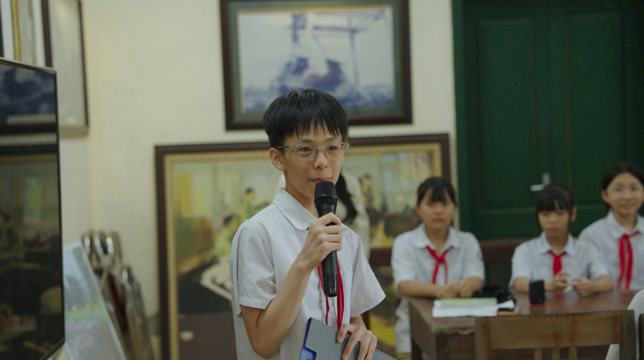 Các em tìm hiểu lịch sử về vùng đất giàu truyền thống cách mạng.