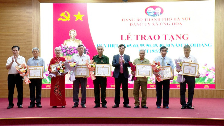 4-ung-hoa.jpg