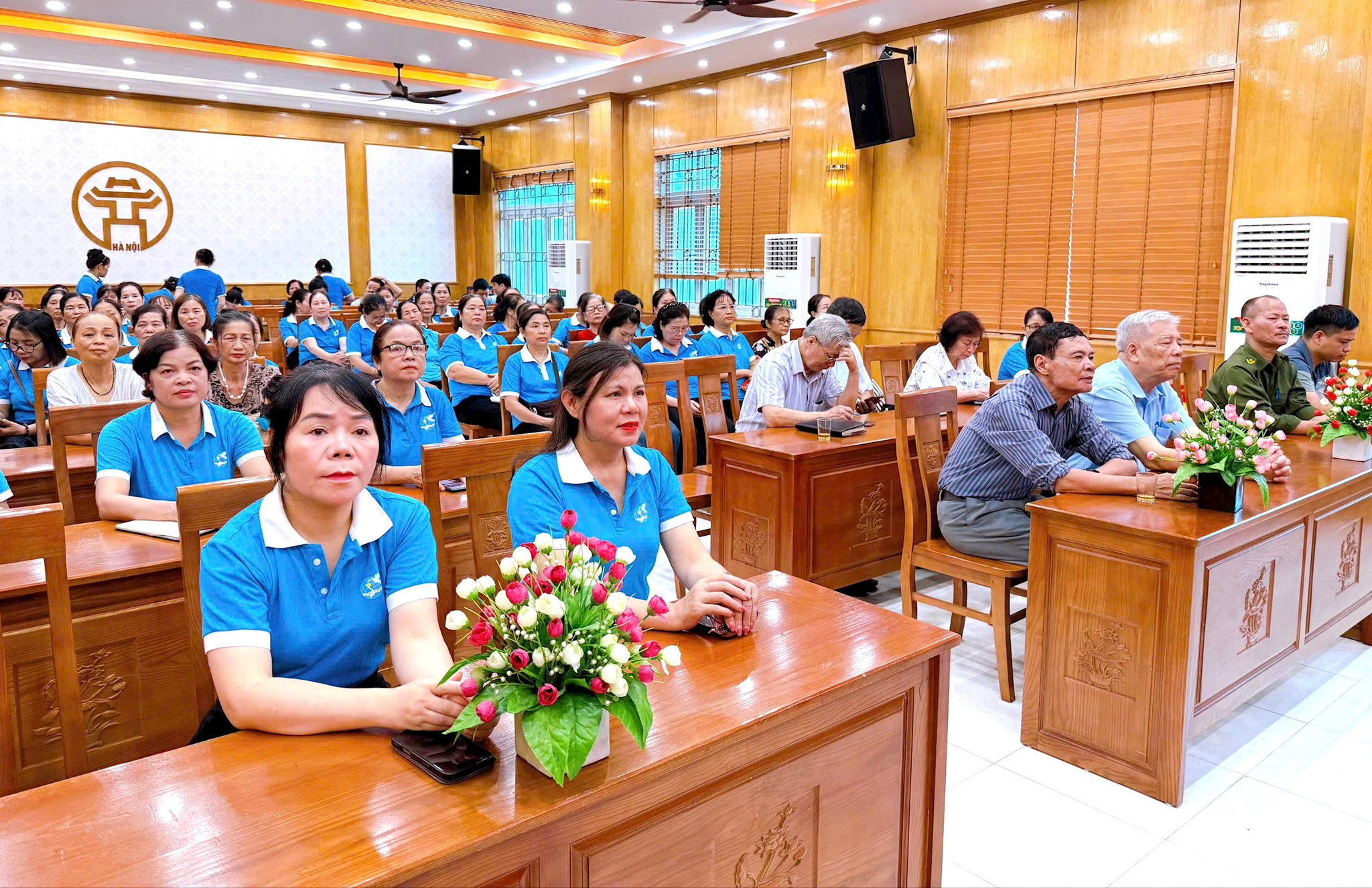 anh-b-cac-dai-bieu.jpg