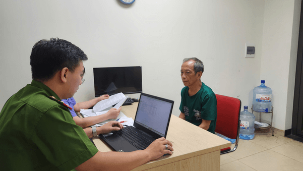 Bắt giữ "thần y rởm" chữa bệnh bằng uống nước ion kiềm