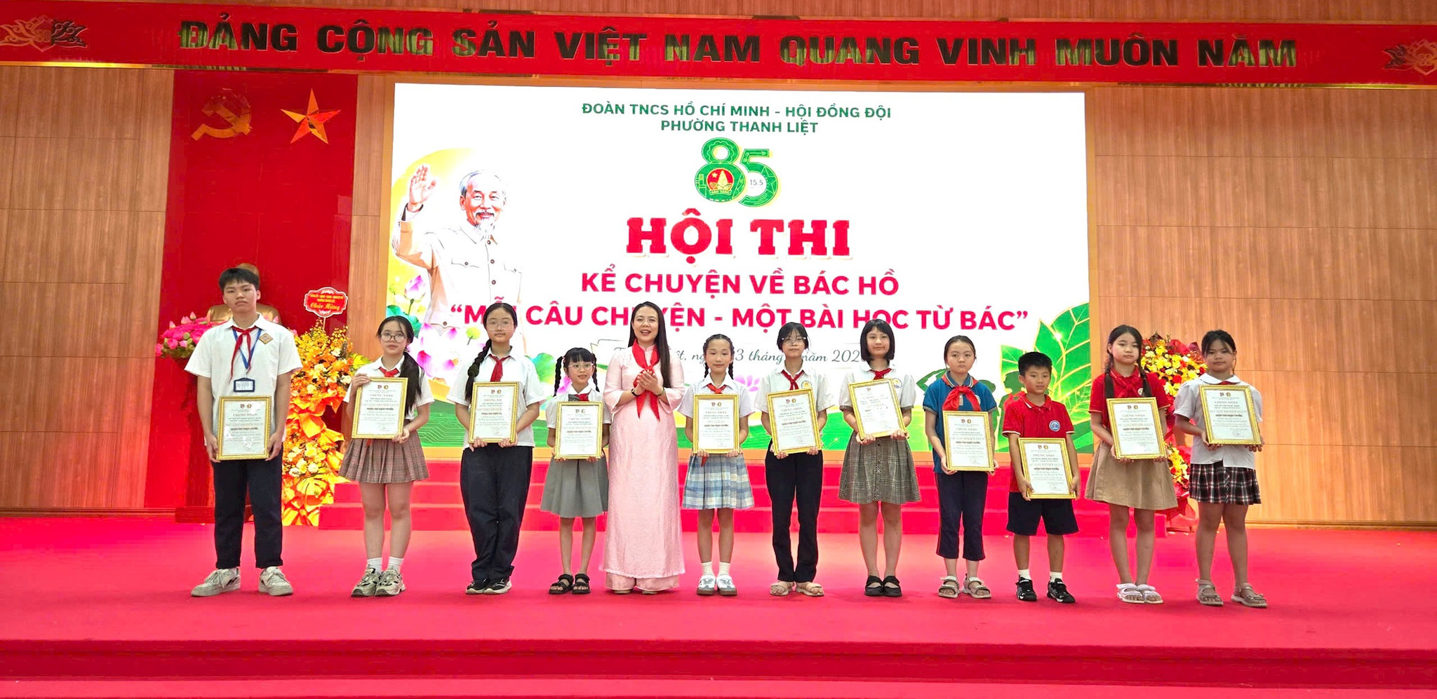 anh-ke-truyen-ve-bac-ho.jpg