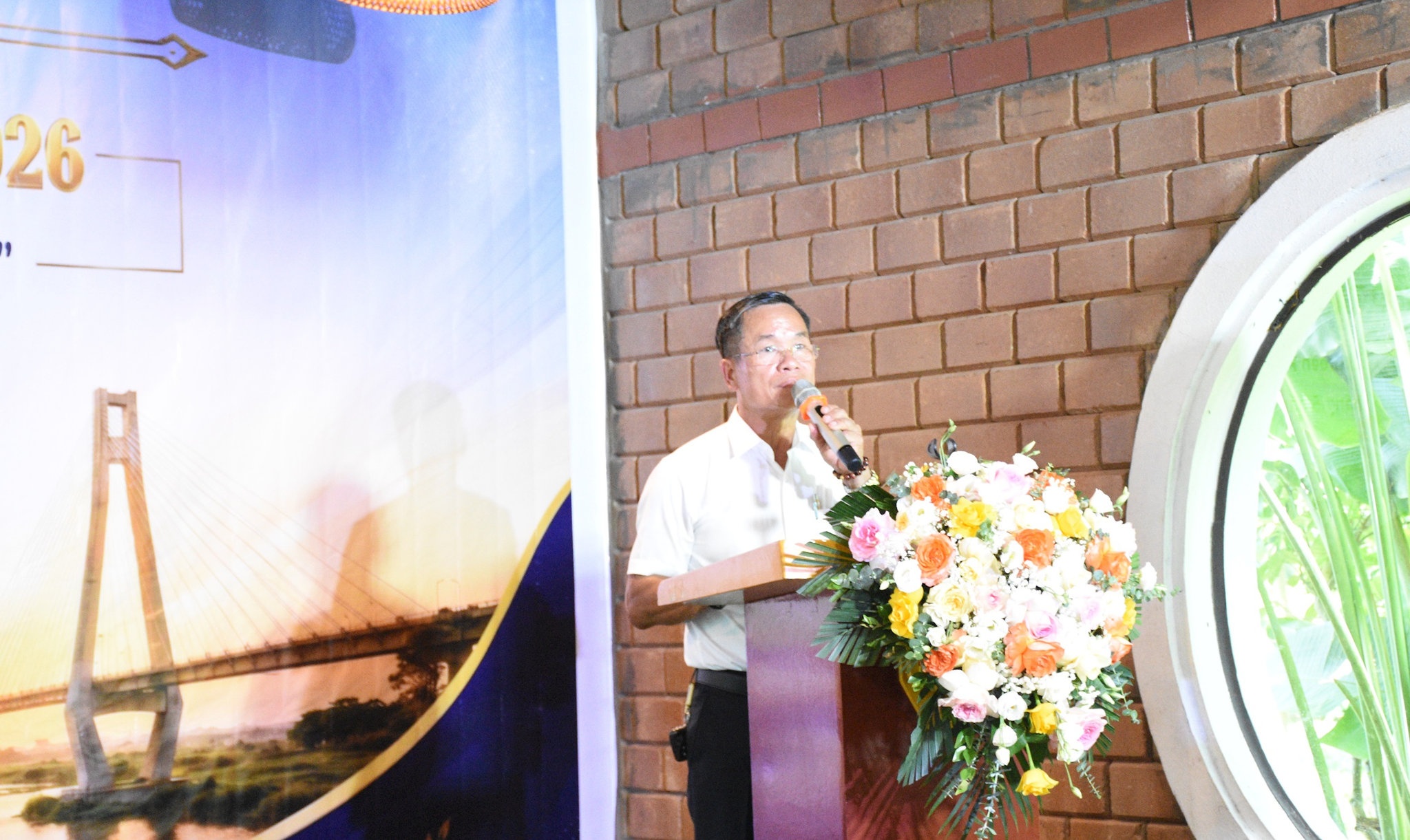 Ông Nguyễn Xuân Hùng, Chủ tịch Hội Doanh nghiệp Phù Đổng phát biểu tại lễ tổng kết quý I,II của Hội Doanh nghiệp Phù Đổng. Ảnh: PV
