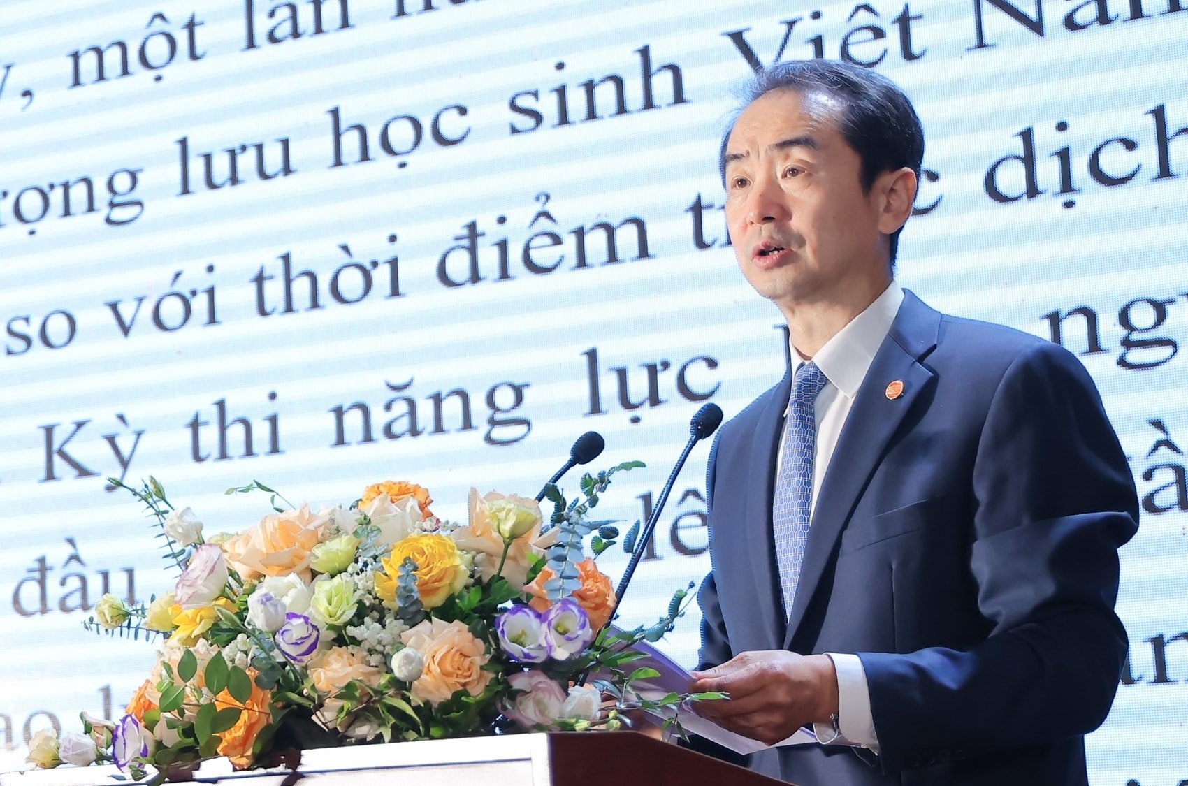 chinese-amb.jpg