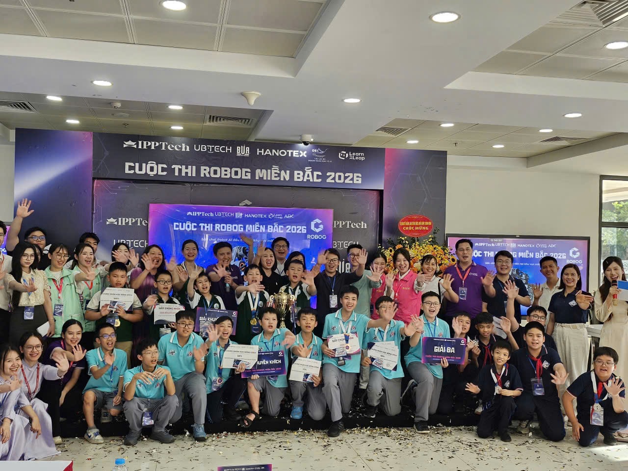 z7860844054185_350a3c3debd4b54c4dc0d15313a3b5c3.jpg