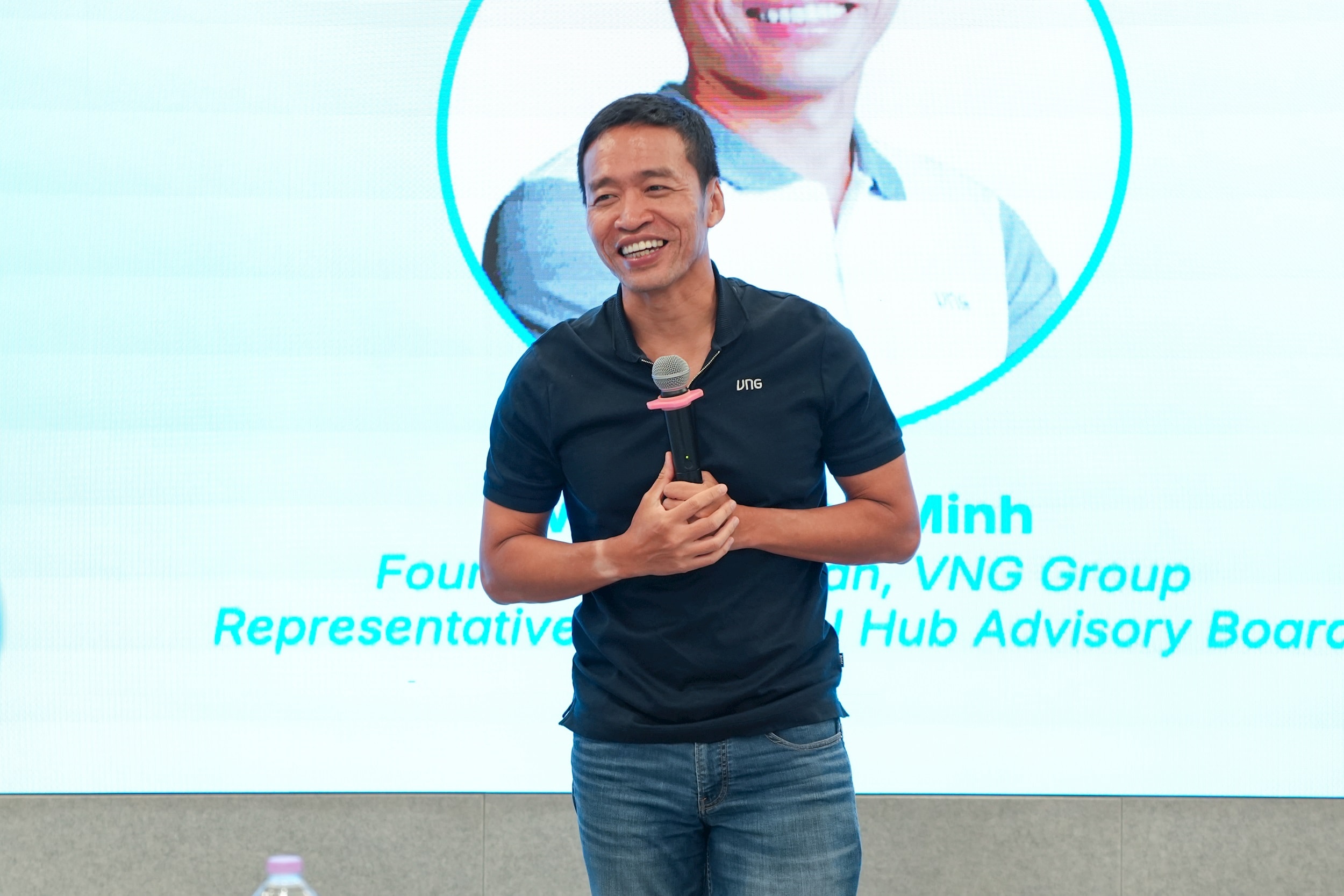 ong-le-hong-minh-nha-sang-lap-va-chu-tich-vng.jpg