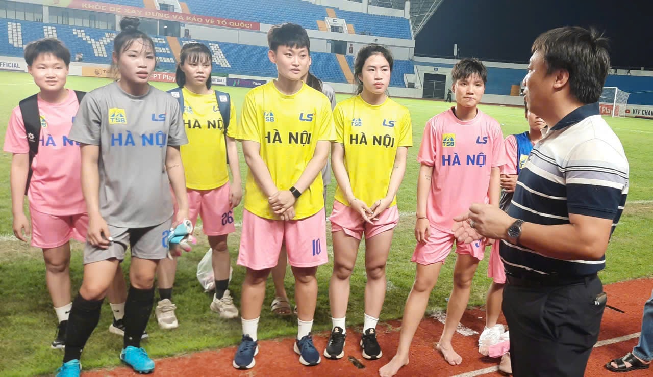 25-bong-da-nu-hn3.jpg