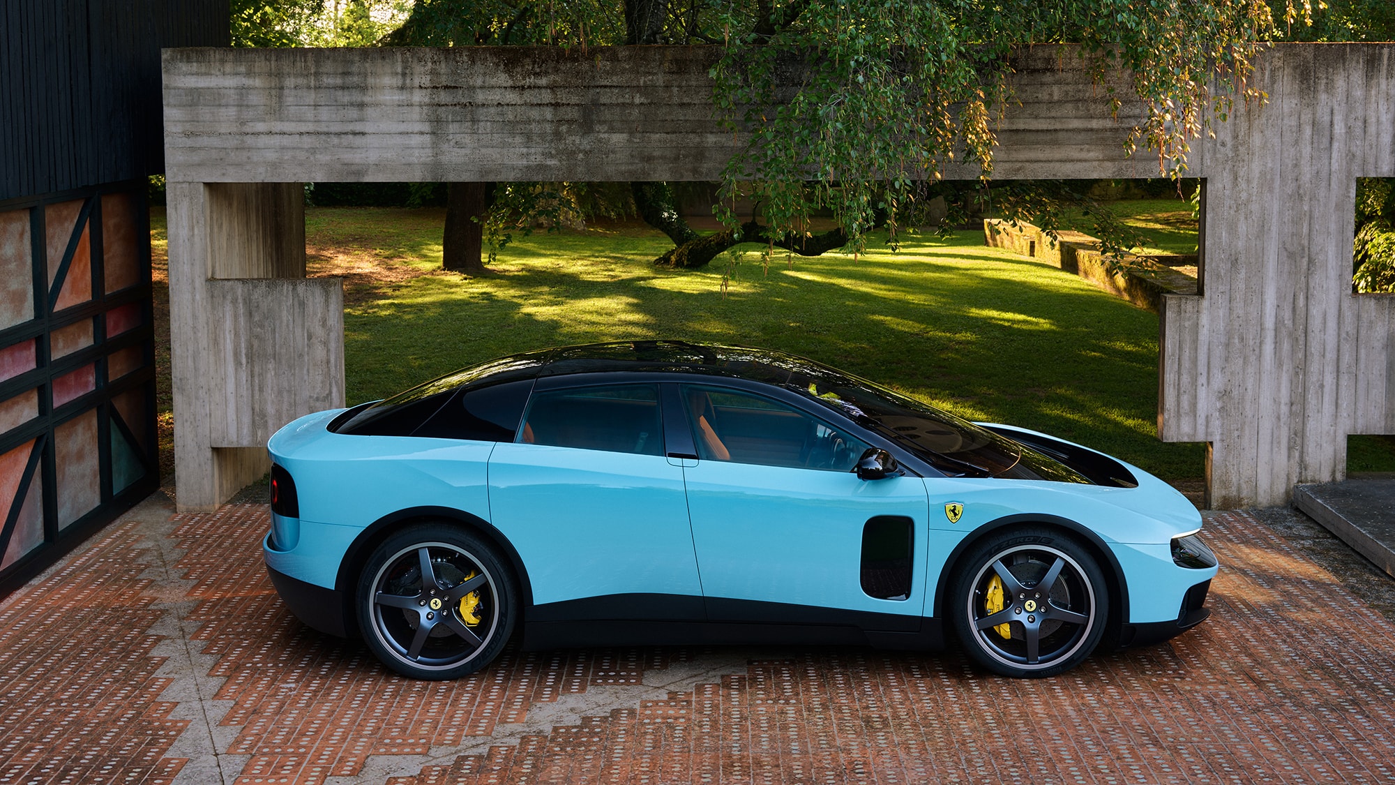 ferrari_luce_high_side_16x9_rgb_web_socials.jpg