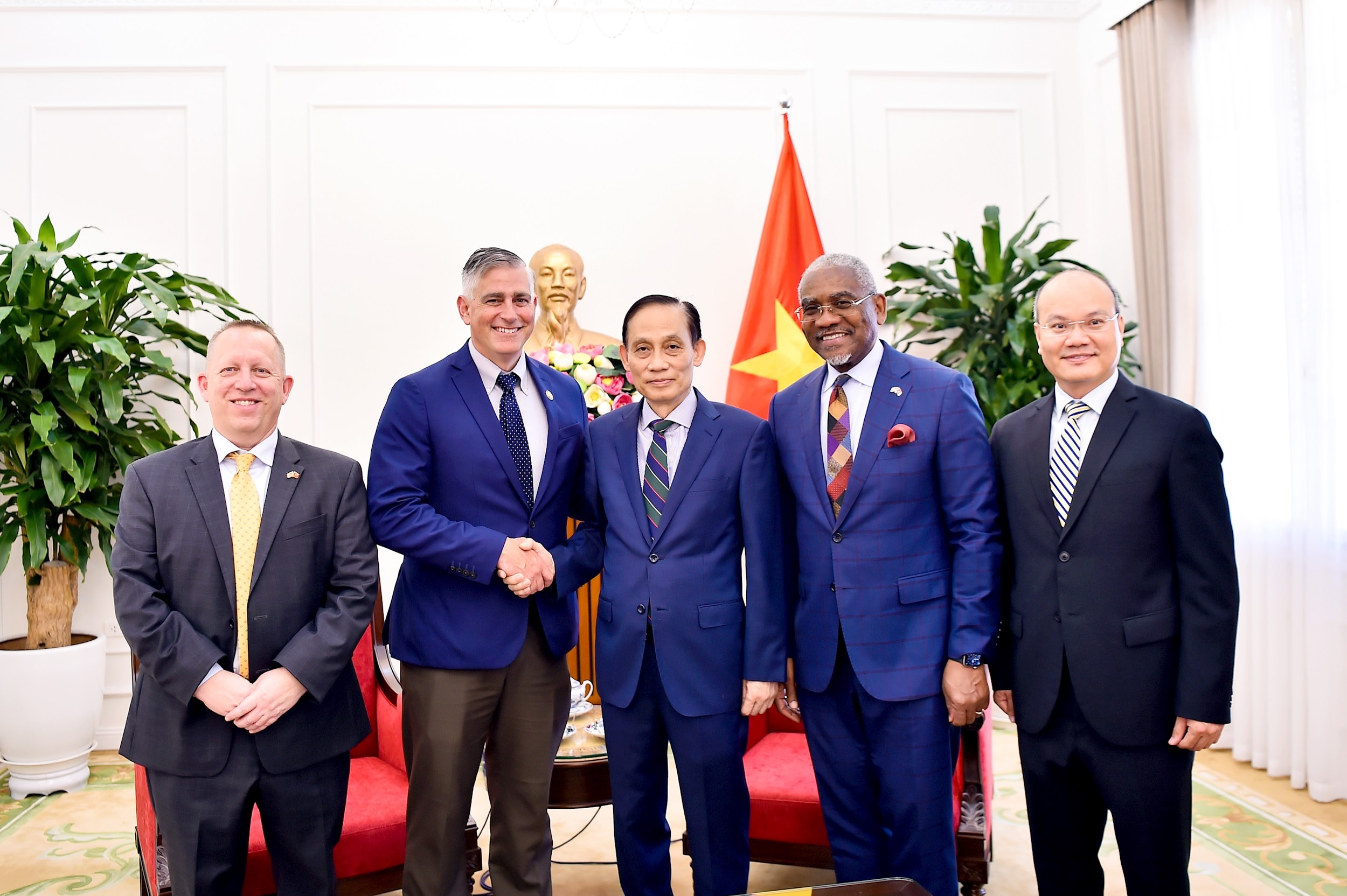 Vietnam and the United States promote parliamentary cooperation and comprehensive strategic partnership. Vietnam and the United States promote parliamentary cooperation and comprehensive strategic partnership.