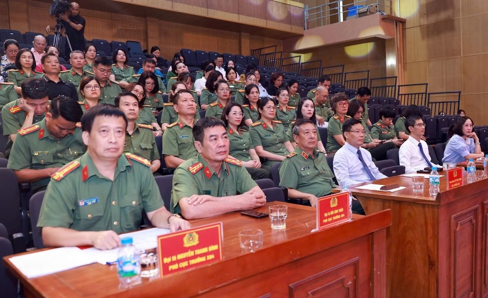 Trung tướng Đỗ Triệu Phong và các đại biểu dự buổi lễ chiều 26.5.