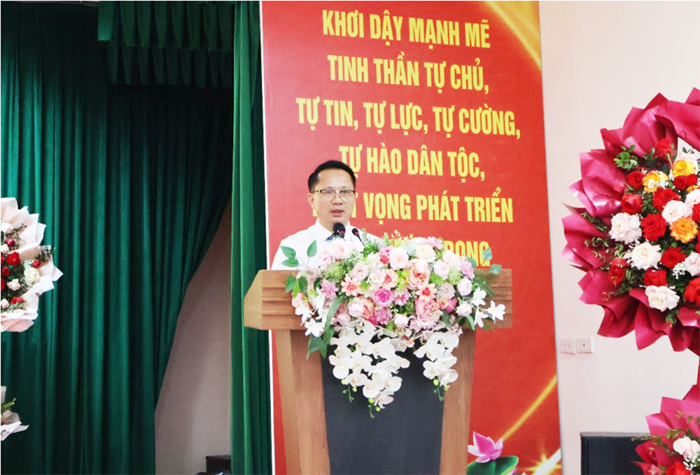 phuong_dong_ngac_khen_thuong1.jpg