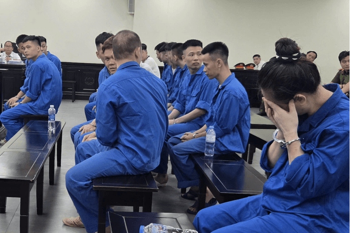 Xét xử các bị cáo trong đường dây dụ dỗ người dân vay tiền không cần thế chấp