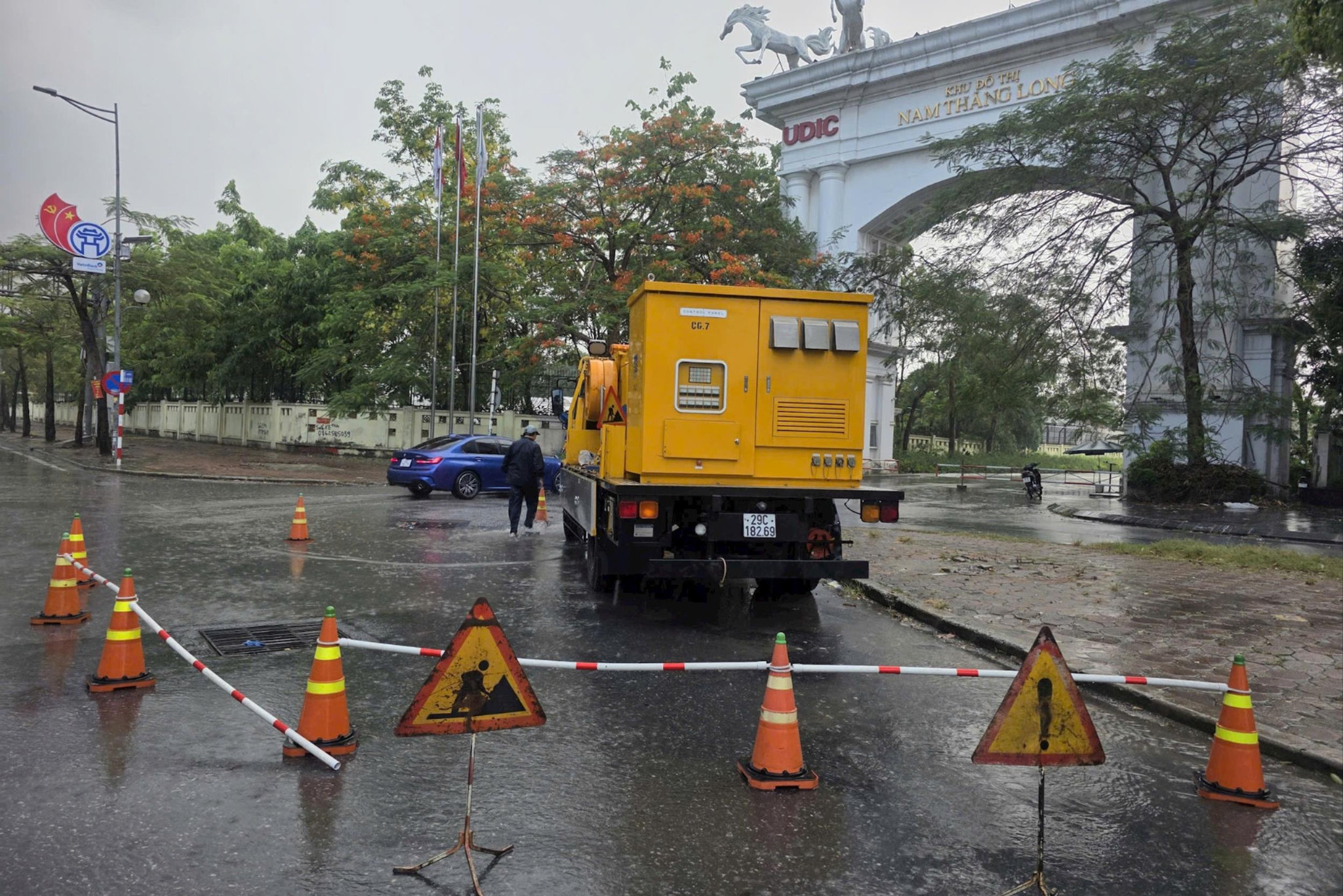 Hà Nội mưa dông cục bộ, nhiều khu vực ghi nhận lượng mưa trên 80mm