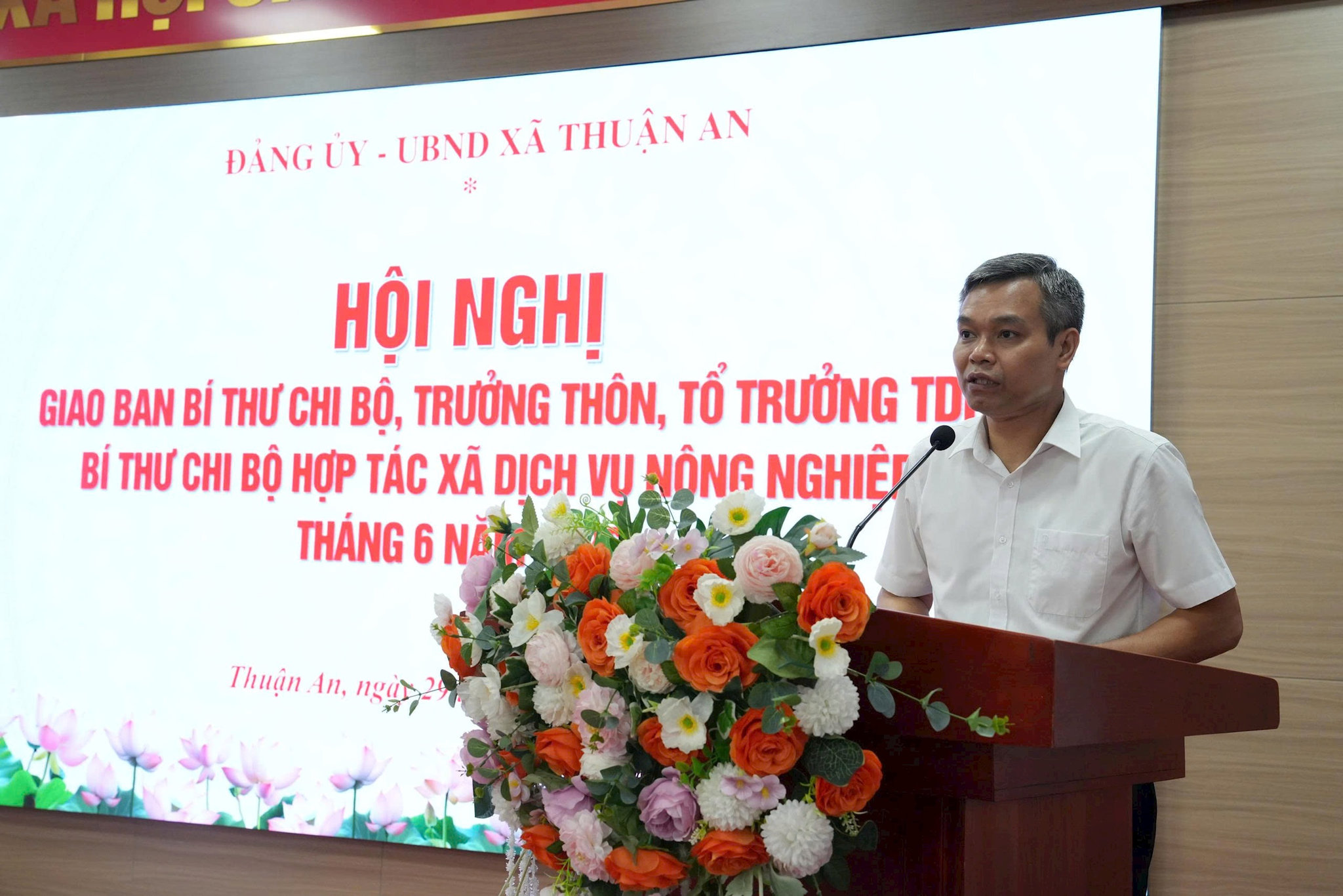 giao-ban-chi-bo-1.jpg