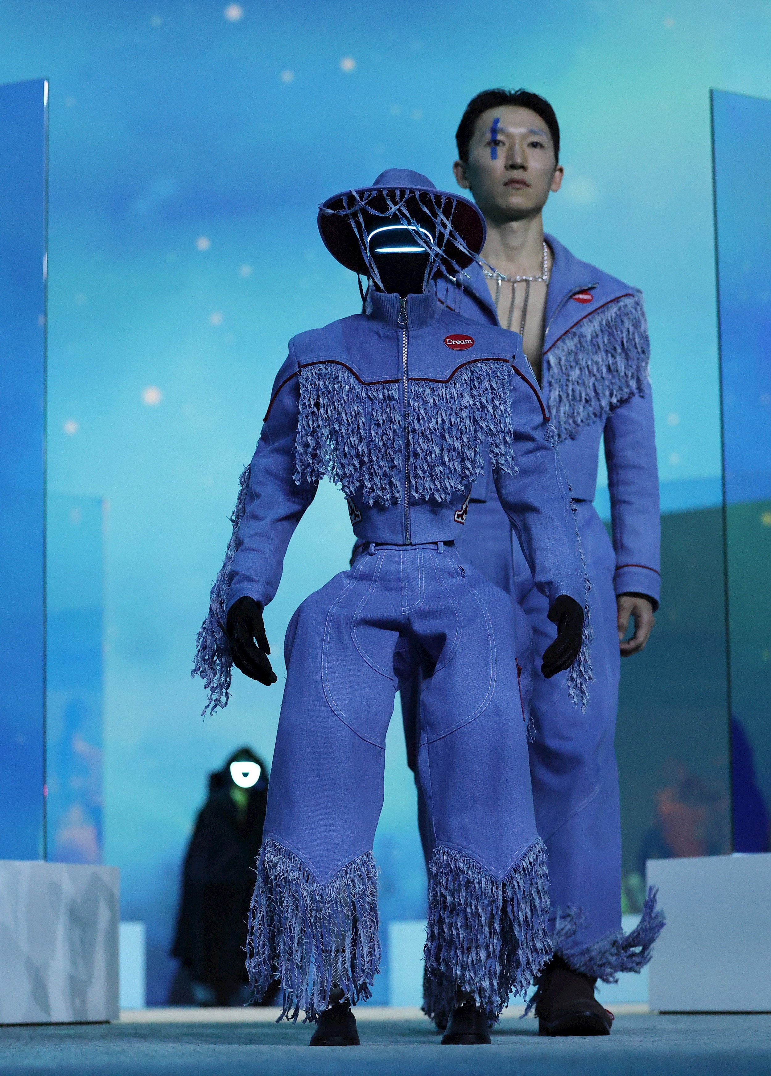 2026-05-28t080222z_1223267430_rc27ila04d1z_rtrmadp_3_southkorea-robots-fashion-1-.jpg