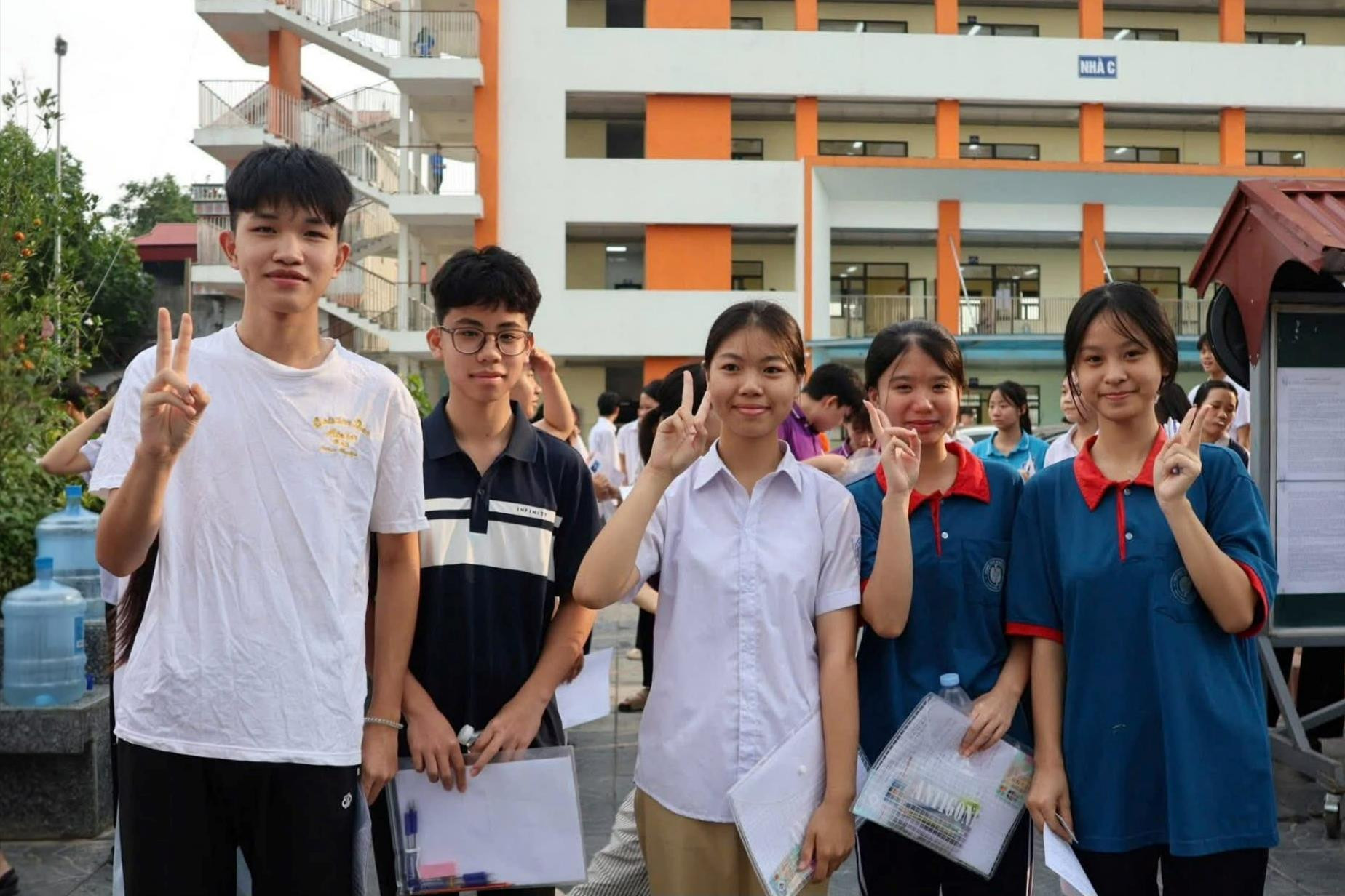Thí sinh ở Hoài Đức kết thúc buổi thi đầu tiên, không có vi phạm