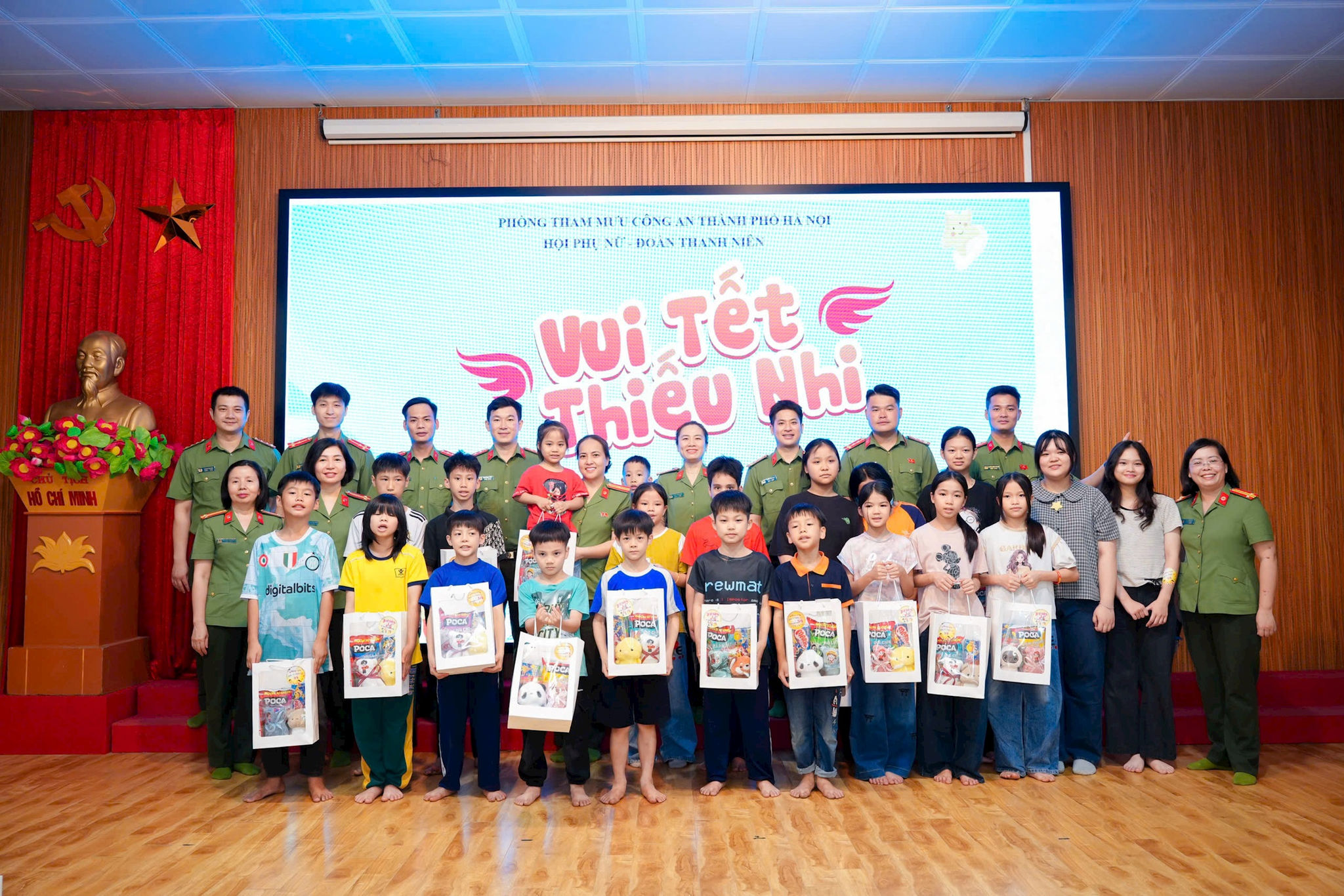 gen-h-z7885541300800_46dcb5a26d0b6597cd4099f0e8fc54b3.jpg