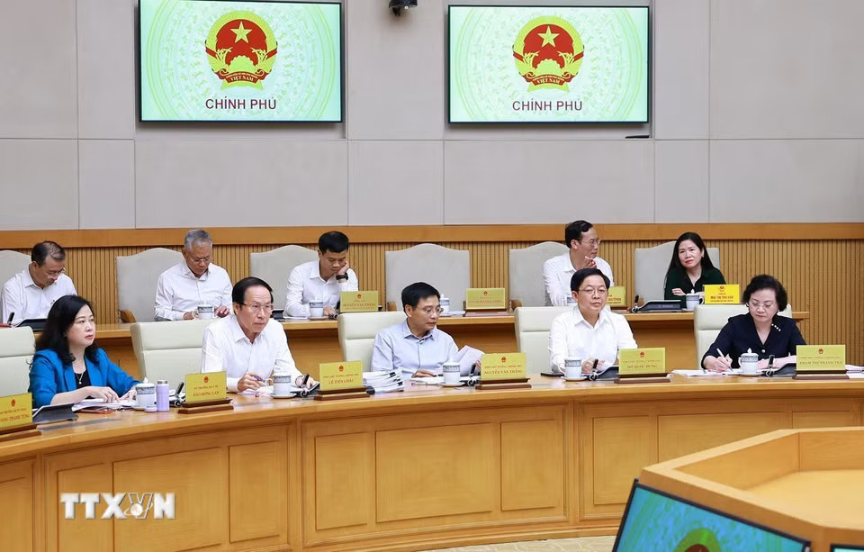 e461bf8768722a96ab8ad3fa6a5f136e5267d460cbc16e-_ttxvn-thu-tuong-chu-tri-phien-hop-chinh-phu-thuong-ky-thang-5-8.jpg