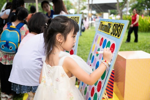 Cùng trẻ em "Chơi để học", Vinamilk mang đến nhiều trải nghiệm thú vị tại ngày hội mùa hè