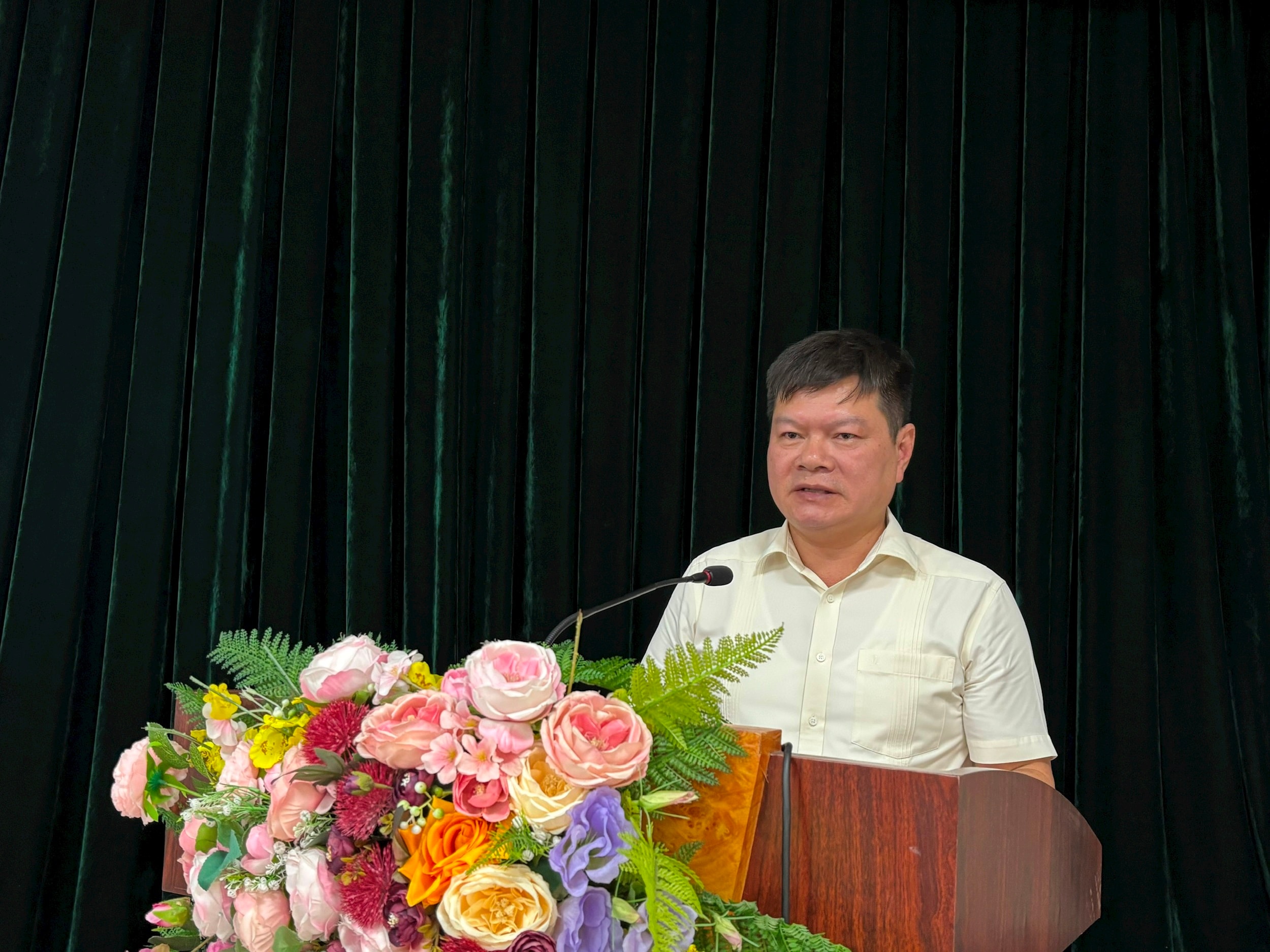 hoi-nghi-4.jpg