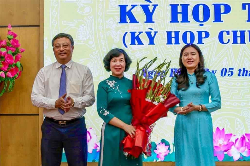 Đồng chí Đỗ Thị Duy Nhiên giữ chức Chủ tịch HĐND phường Ngọc Hà