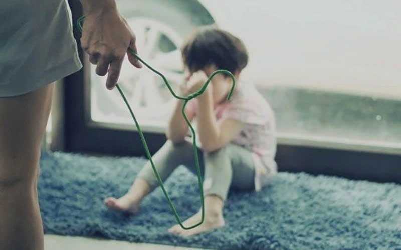 Đón xem "Hà Nội chuyển động" ngày 6-6: Phía sau cánh cửa đóng kín - đừng đợi một đứa trẻ phải kêu cứu