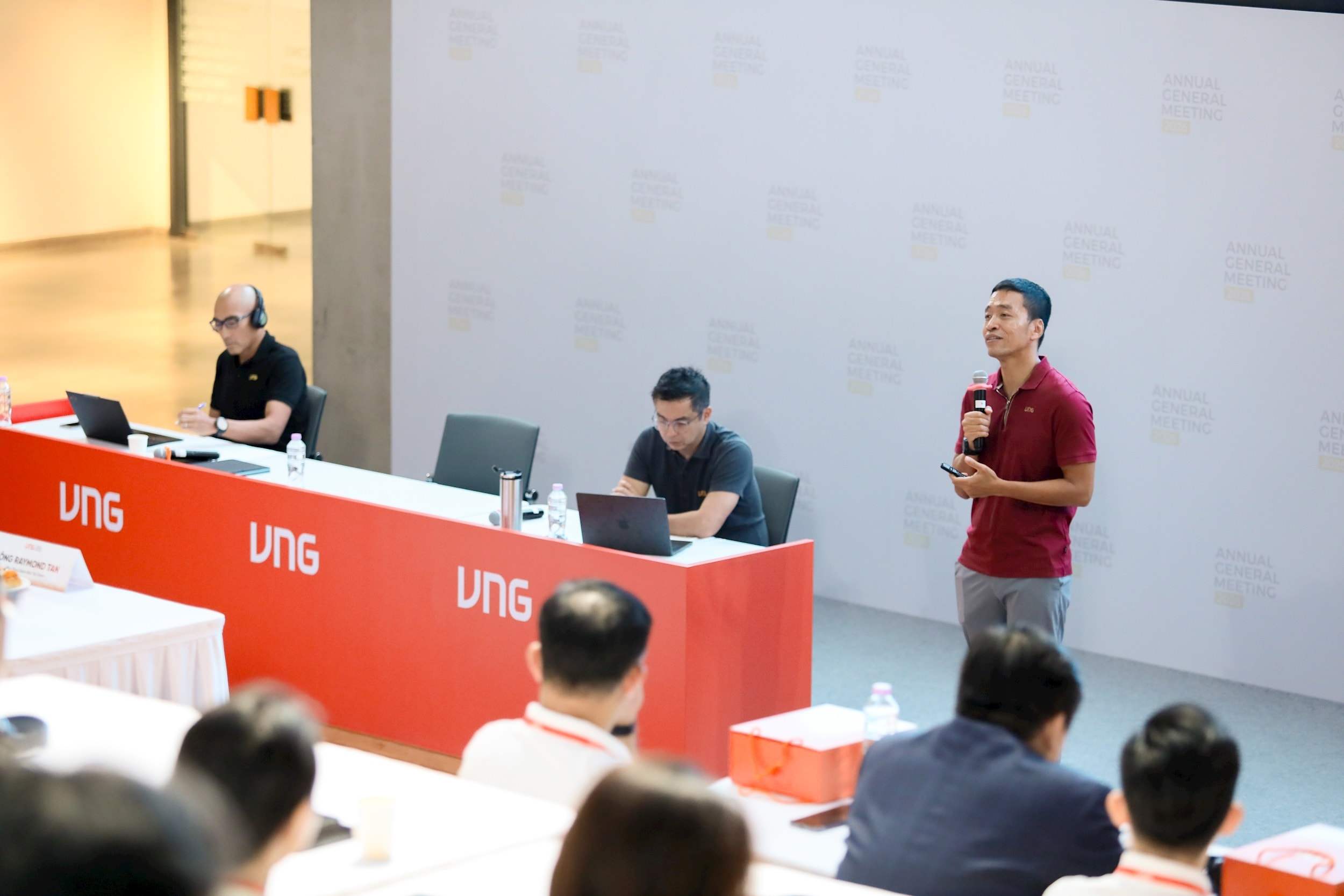 ong-le-hong-minh-nha-sang-lap-chu-tich-hdqt-vng.jpg