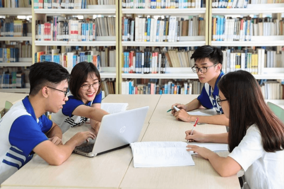 Khi doanh nghiệp trở thành giảng đường thứ hai: Cơ hội cho sinh viên trải nghiệm môi trường làm việc