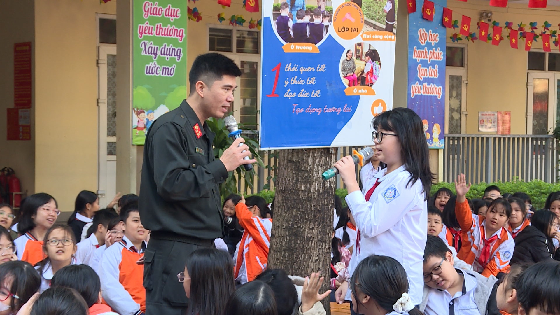 cong-an-thanh-pho-to-chuc-tuyen-truyen-phap-luat-ve-phong-chong-xam-hai-va-bao-luc-hoc-duong-tai-truong-tieu-hoc-dich-vong-b-phuong-nghia-do..jpg
