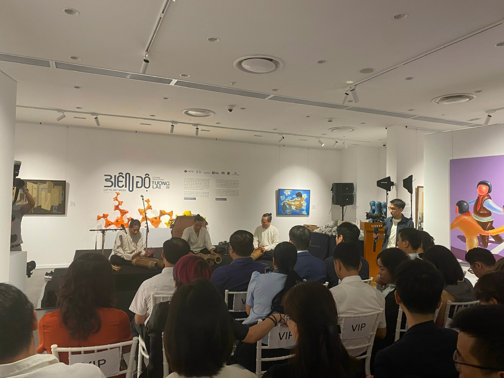 trien-lam-3.jpg