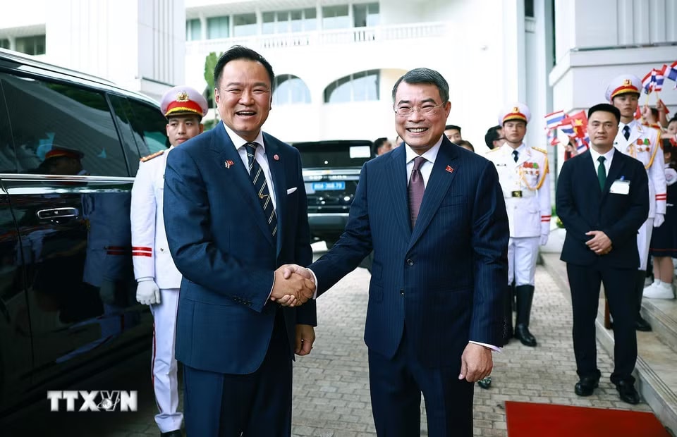 d367a0838e4830697c08a09a0ceac911dd8ef4eb53549cbd10440e452231cf6671ceb-_ttxvn-le-don-thu-tuong-vuong-quoc-thai-lan-2.jpg