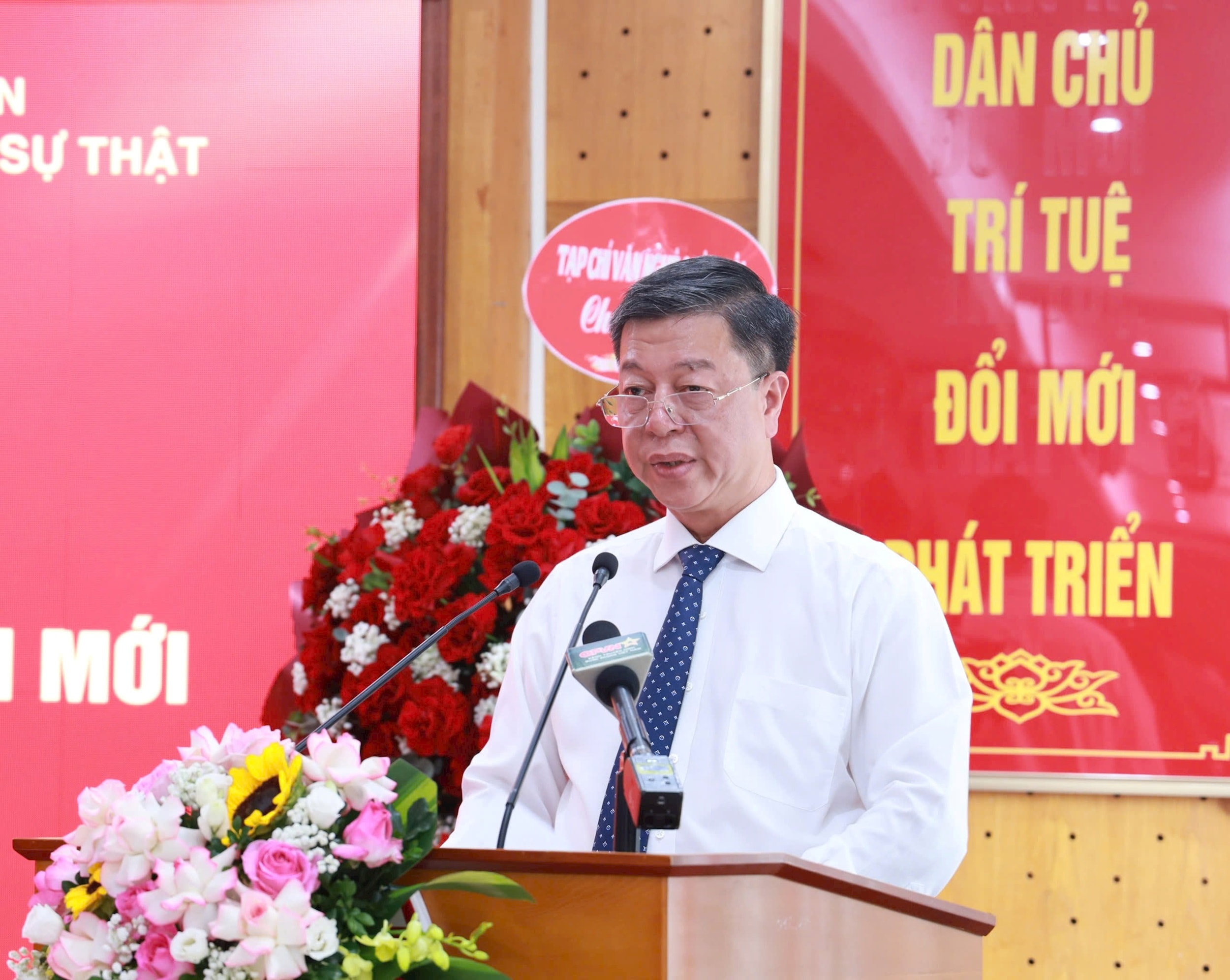sach-ntn-vt-lam.jpg