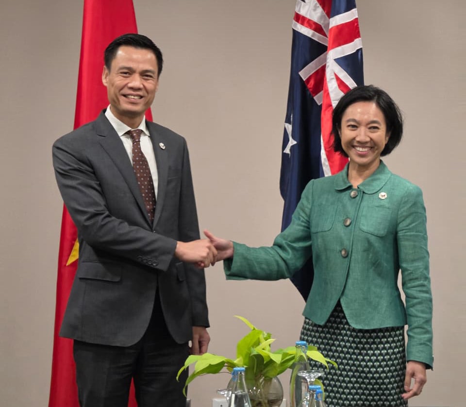 thu-truong-dang-hoang-giang-gap-thu-truong-ngoai-giao-australia-michelle-chan(1).jpg