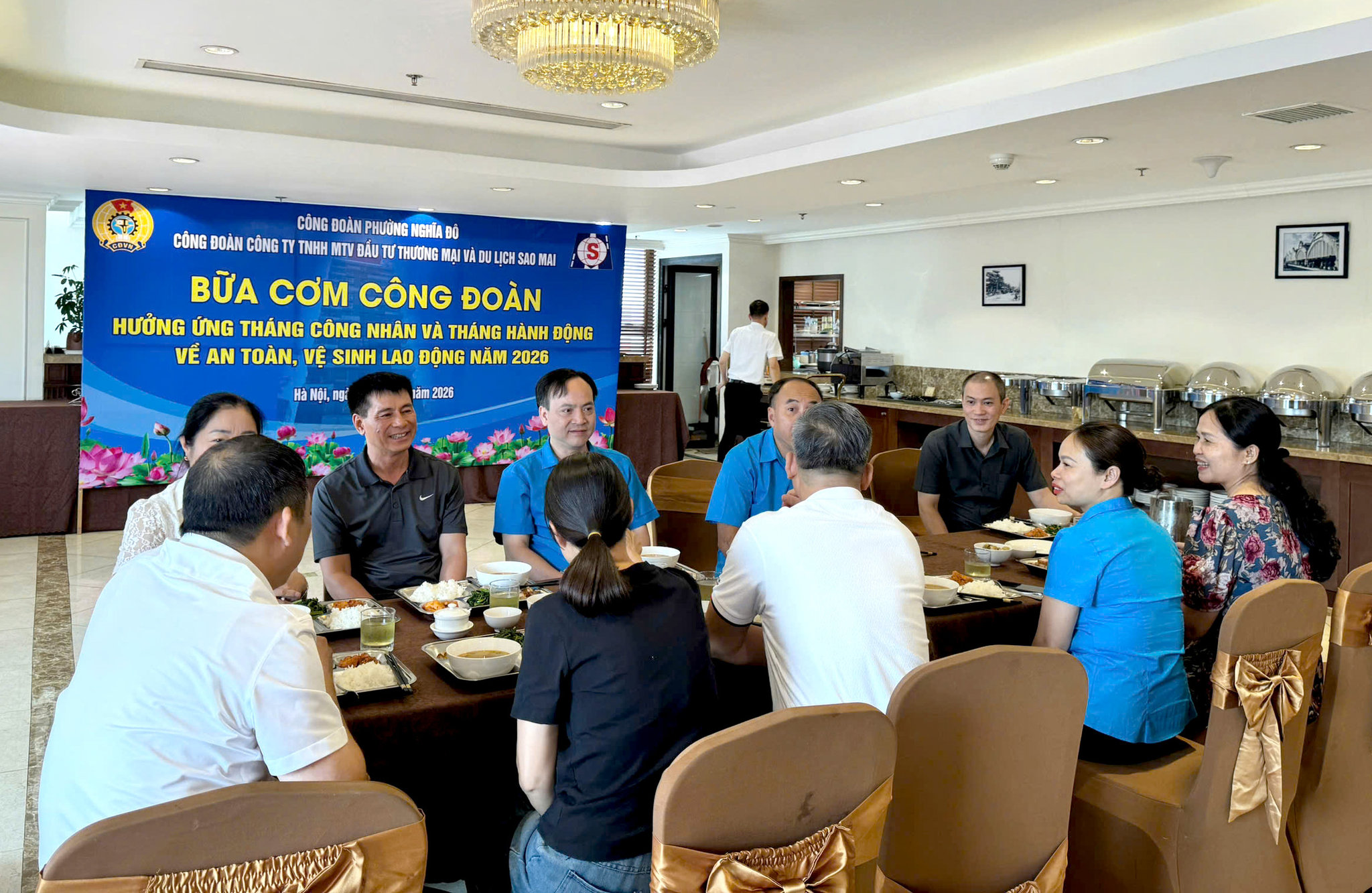 Công đoàn phường Nghĩa Đô thiết thực chăm lo người lao động