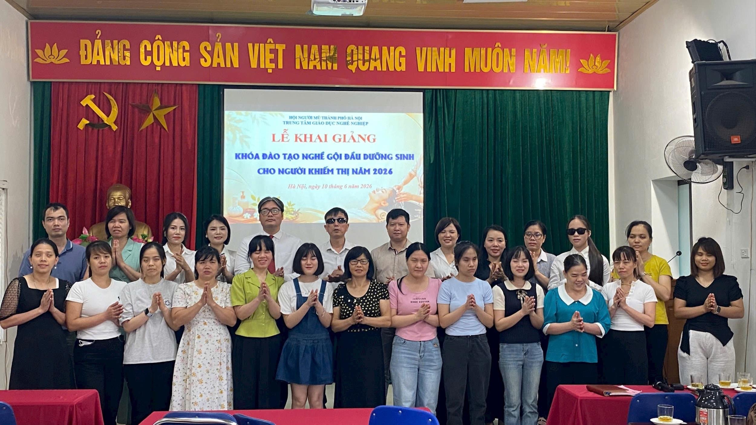 cac-hoc-vien-khiem-thi.jpg