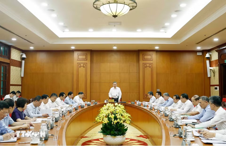 chu-tich-nuoc-to-lam-chu-tri-buoi-lam-viec-voi-dang-uy-chinh-phu-va-cac-co-quan-ve-tong-ket-nghi-quyet-so-24-nqtw-3.jpg