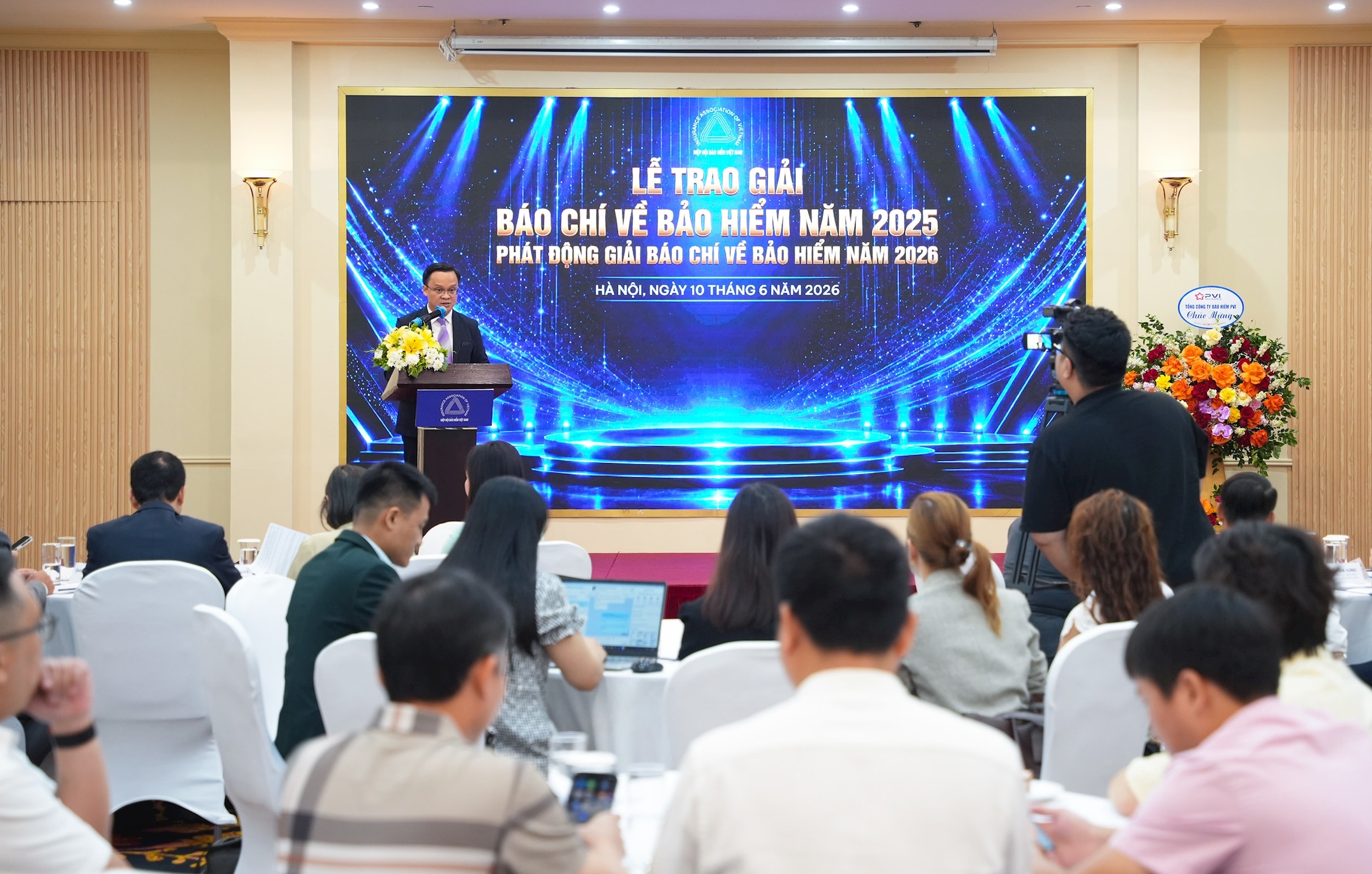 pho-chu-tich-hiep-hoi-bao-hiem-viet-nam-nguyen-anh-tuan-truong-ban-to-chuc-giai-phat-bieu..jpg