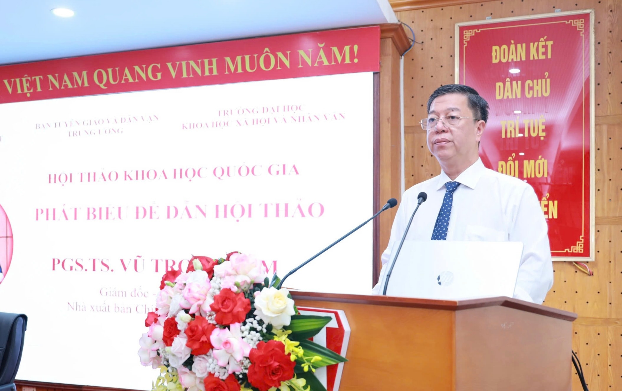 van-kien-vu-trong-lam.jpeg