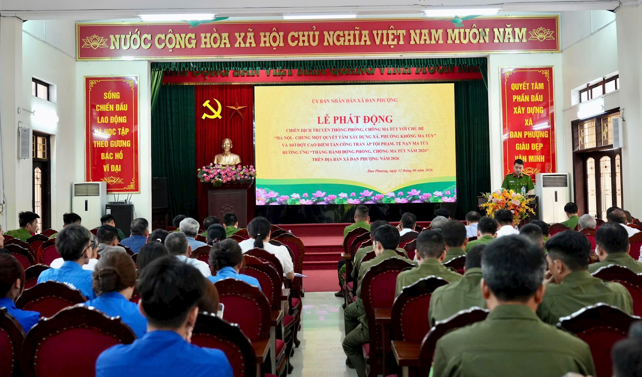 49f137d9-d83d-4feb-be5b-6cd5d82f4e1c.jpg