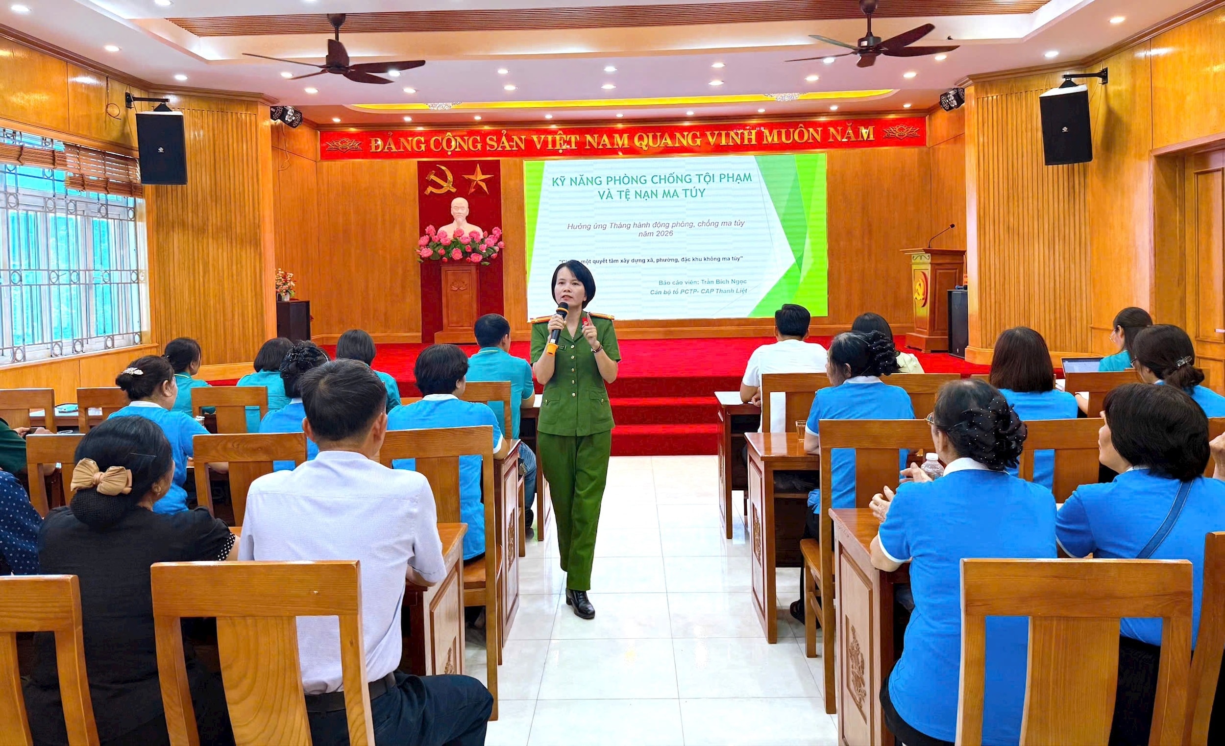 anh-2-chi-ngoc.jpg