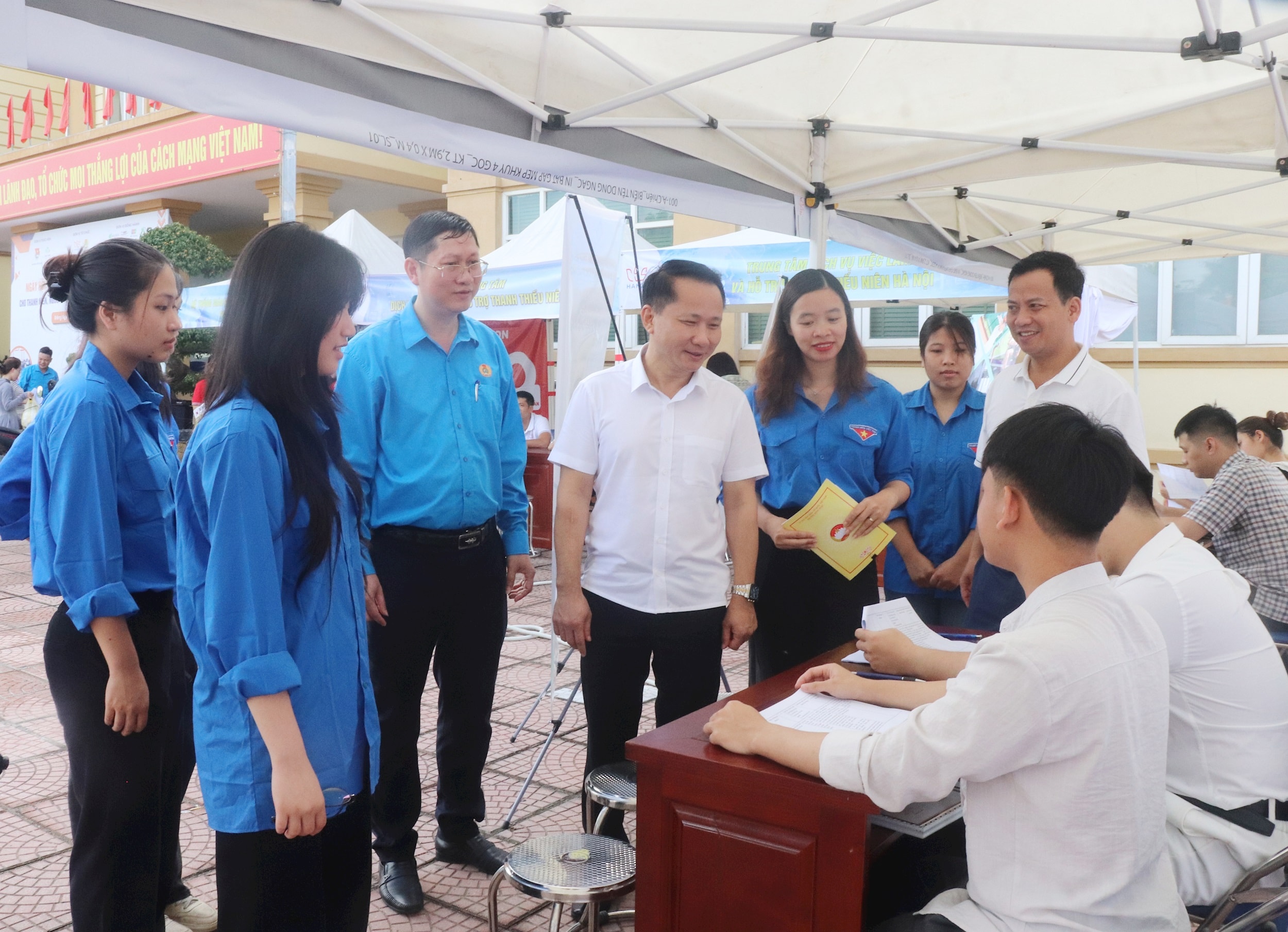 ngay_hoi_viec_lam_dong_ngac1.jpg