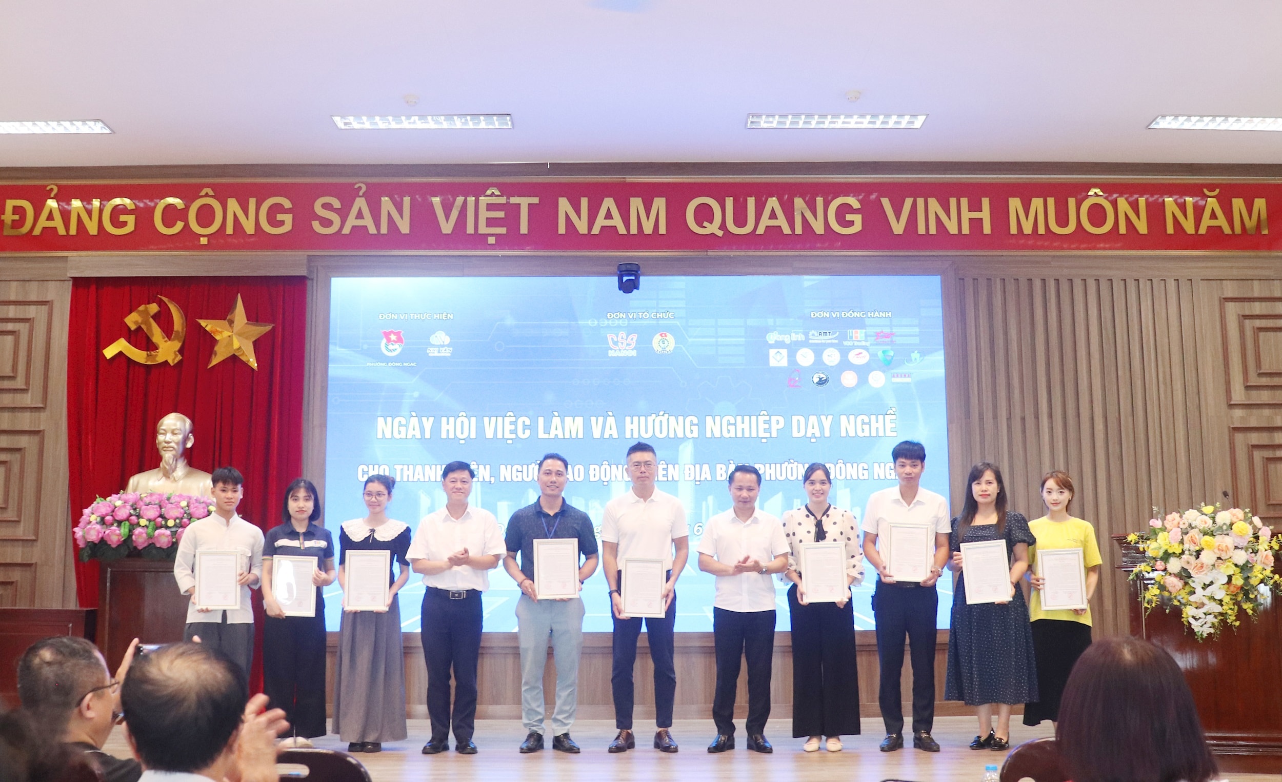 ngay_hoi_viec_lam_dong_ngac6(1).jpg