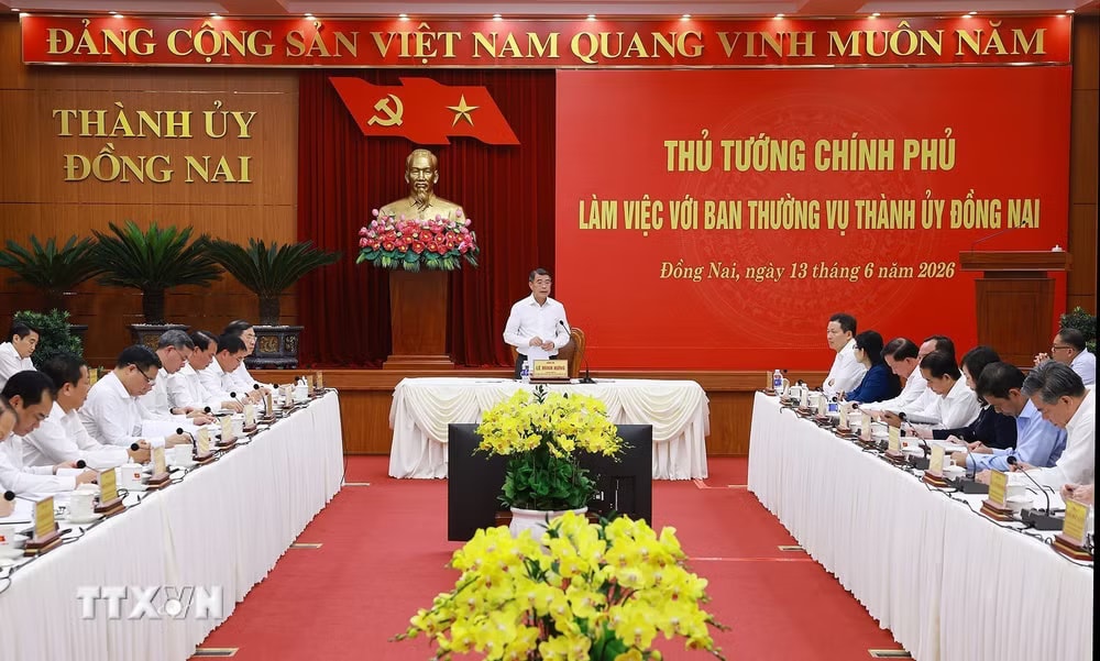 bc11b9d10be2ac9907c48ad046476-_ttxvn-thu-tuong-le-min-h-hung-lam-viec-voi-ban-thuong-vu-thanh-uy-dong-nai-8824425-4.jpg