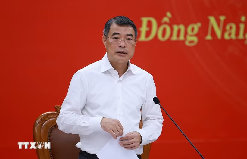d706f90fa718dac6c373b7566e9-_ttxvn-thu-tuong-le-min-h-hung-lam-viec-voi-ban-thuong-vu-thanh-uy-dong-nai-8824425-6.jpg