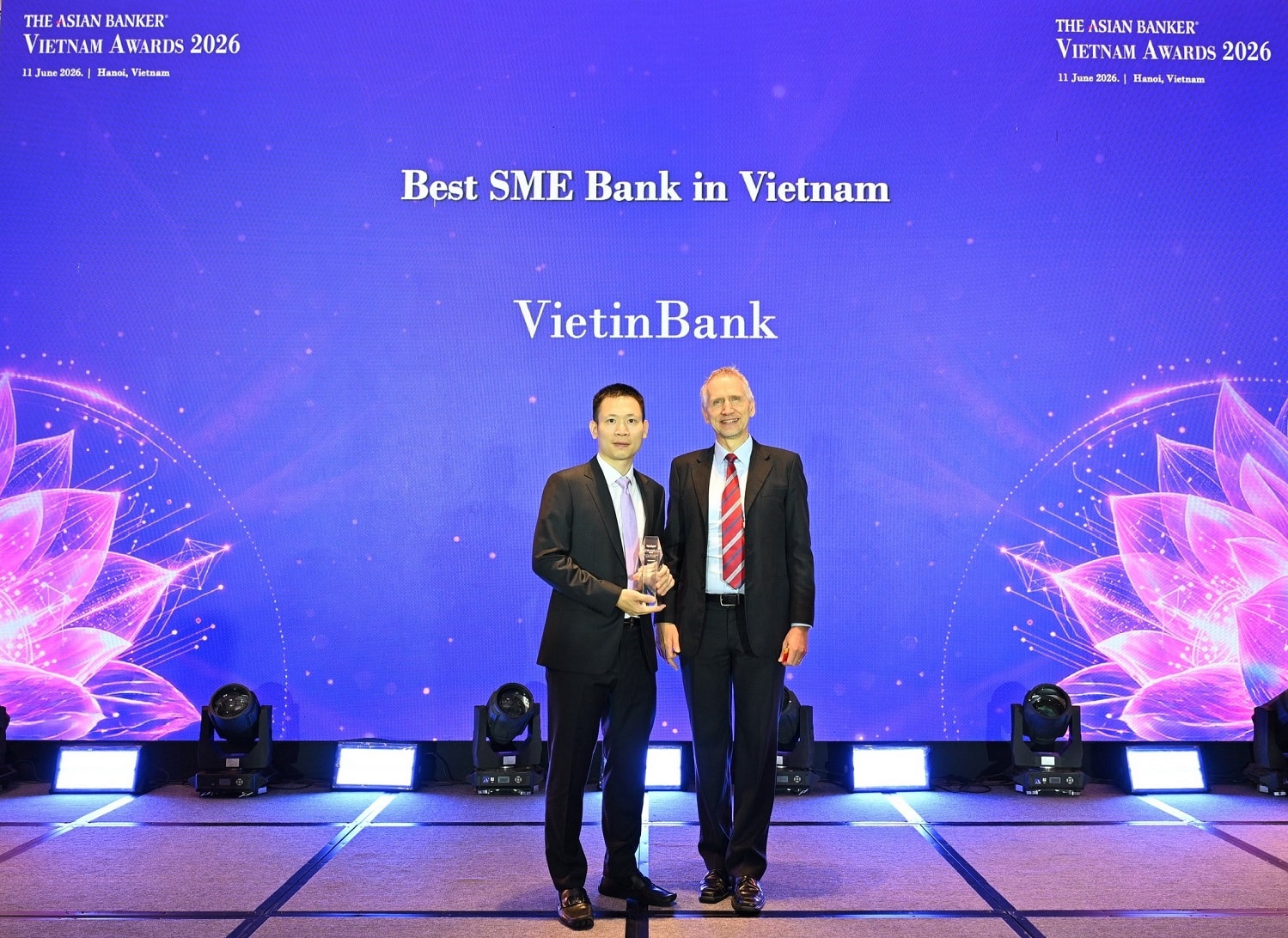 15-6-vietinbank-nhan-thuong.jpg